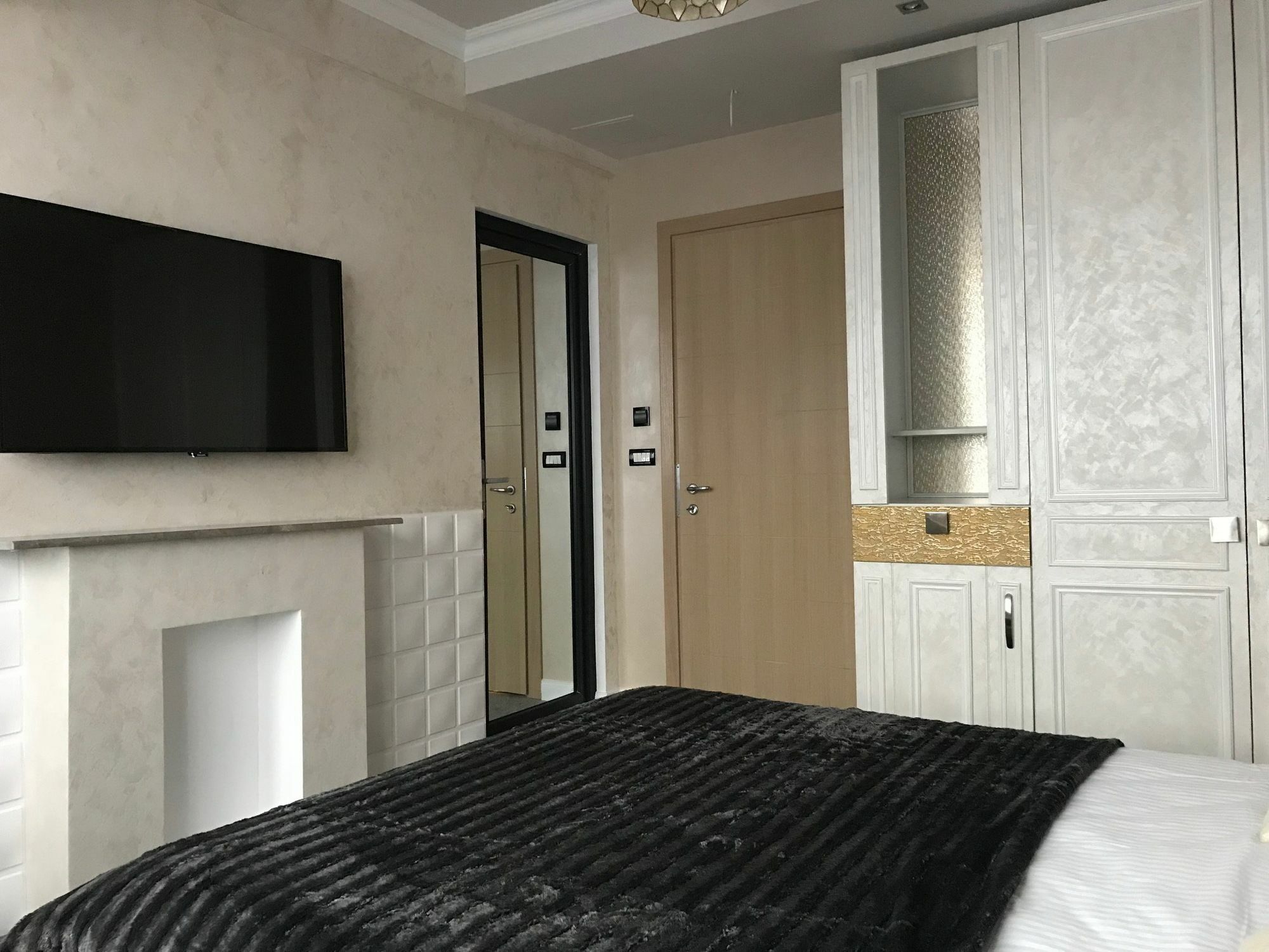Отель Brater Luxury Бухарест Экстерьер фото